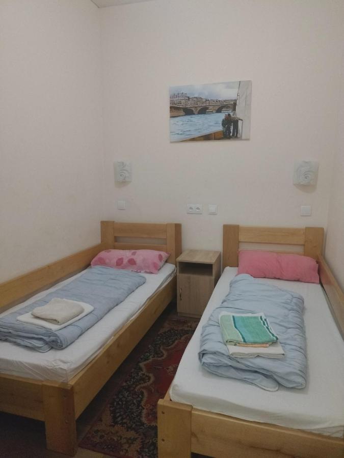 Отель Хата Dnipro Ngoại thất bức ảnh